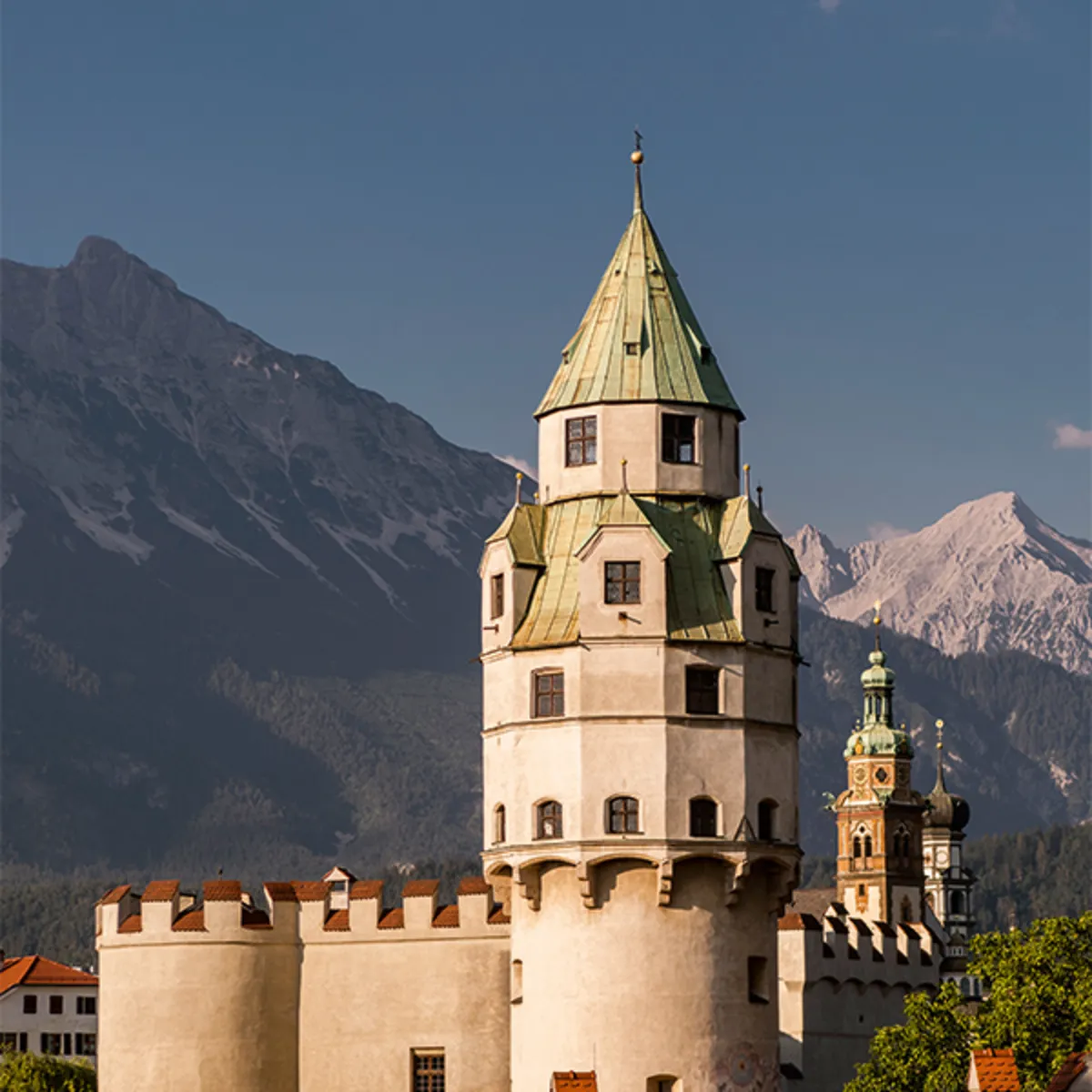 muenzerturm-hall-in-tirol.jpg